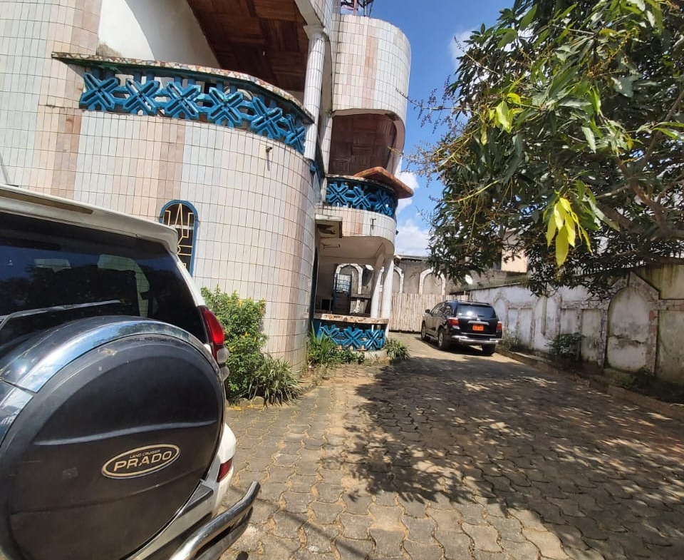 DUPLEX TITRÉ À VENDRE – BÉEDI