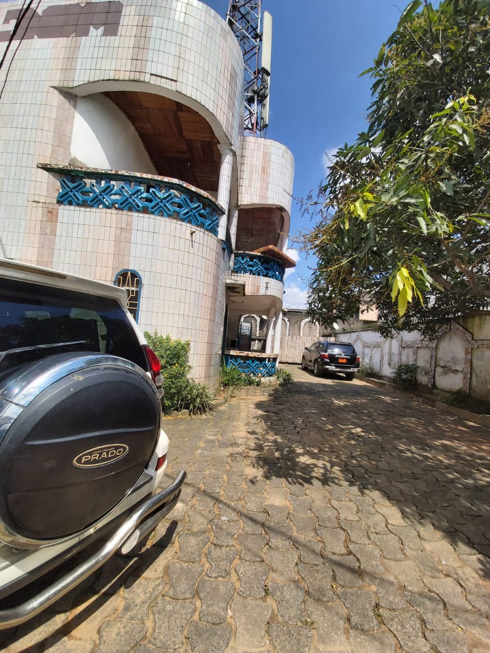 DUPLEX TITRÉ À VENDRE – BÉEDI