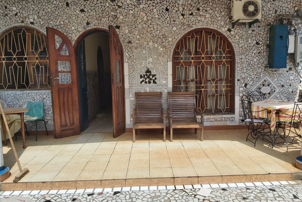 DUPLEX TITRÉ À VENDRE – BÉEDI