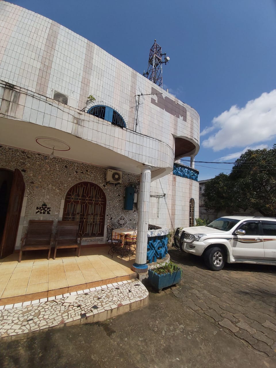 DUPLEX TITRÉ À VENDRE – BÉEDI