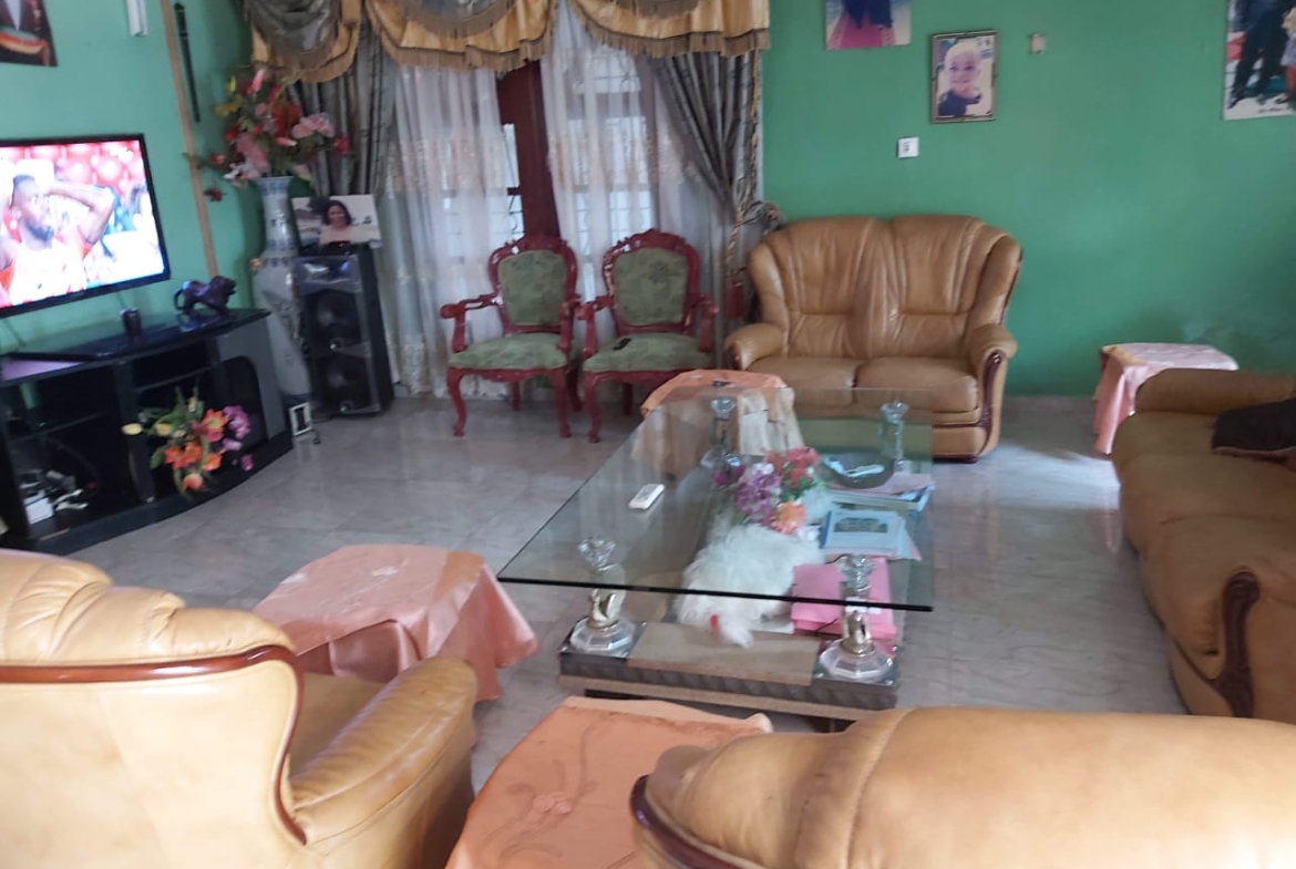 DUPLEX TITRÉ À VENDRE – BÉEDI