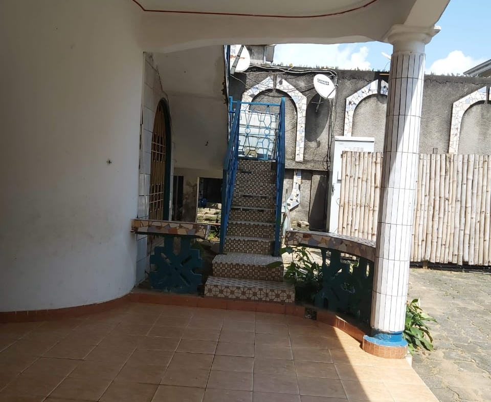 DUPLEX TITRÉ À VENDRE – BÉEDI