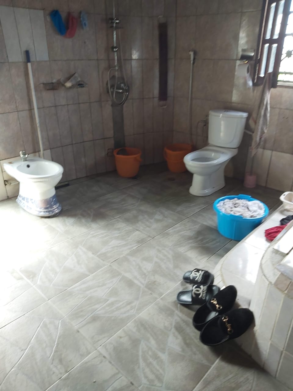 DUPLEX TITRÉ À VENDRE – BÉEDI
