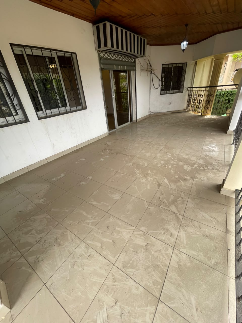 WhatsApp Image 2026-10-08 at 16.07.44 DUPLEX HAUT STANDING À LOUER – LOGPOM