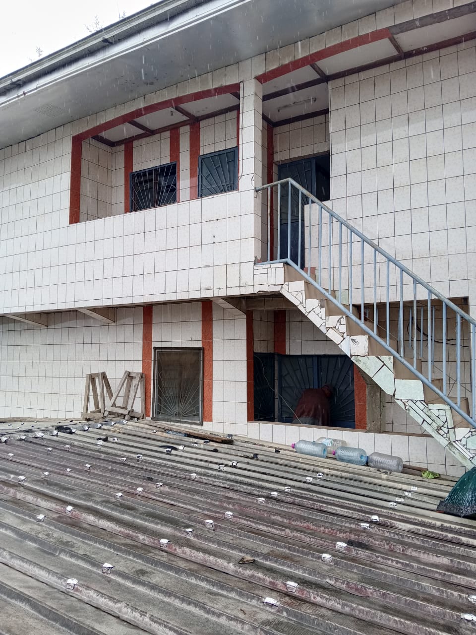 WhatsApp Image 2026-10-12 at 16.43.30 À VENDRE – VILLA + IMMEUBLE R+2