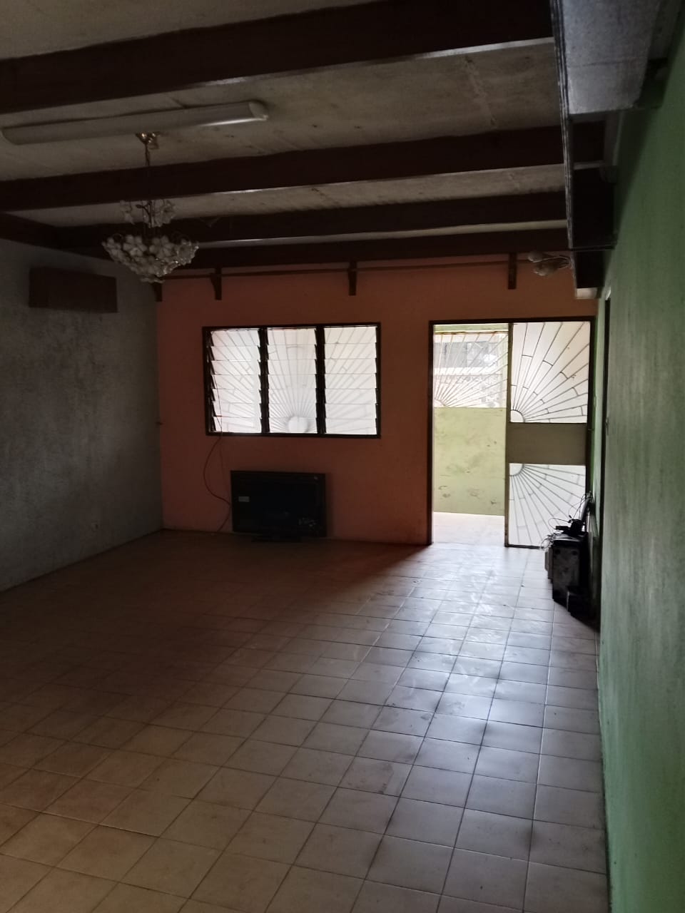 WhatsApp Image 2026-10-12 at 16.43.52 (1) À VENDRE – VILLA + IMMEUBLE R+2