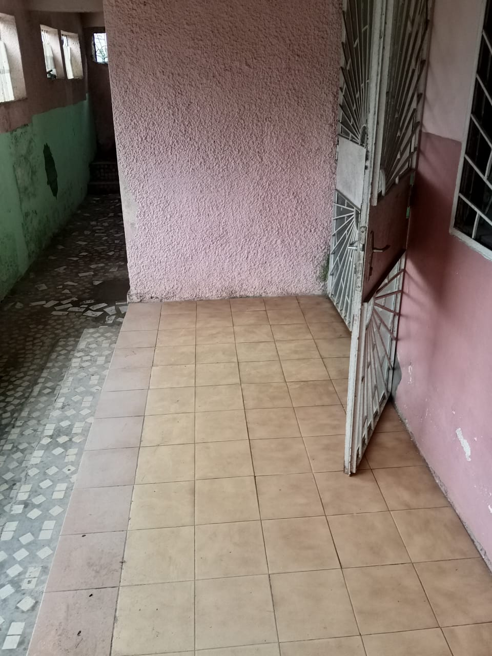 WhatsApp Image 2026-10-12 at 16.43.52 À VENDRE – VILLA + IMMEUBLE R+2