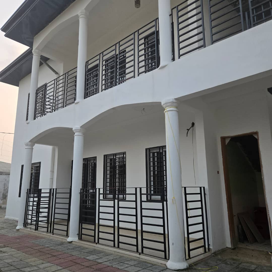 duplex en vente à logpom BELLE OPPORTUNITÉ À LOGPOM— IMMEUBLE R+1 SUR LOT D’ANGLE